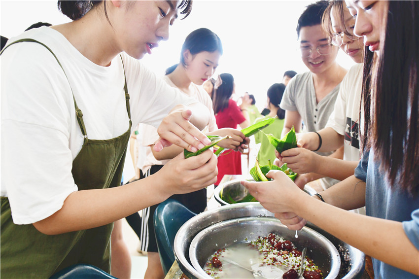 “粽”情端午 祥和南卫