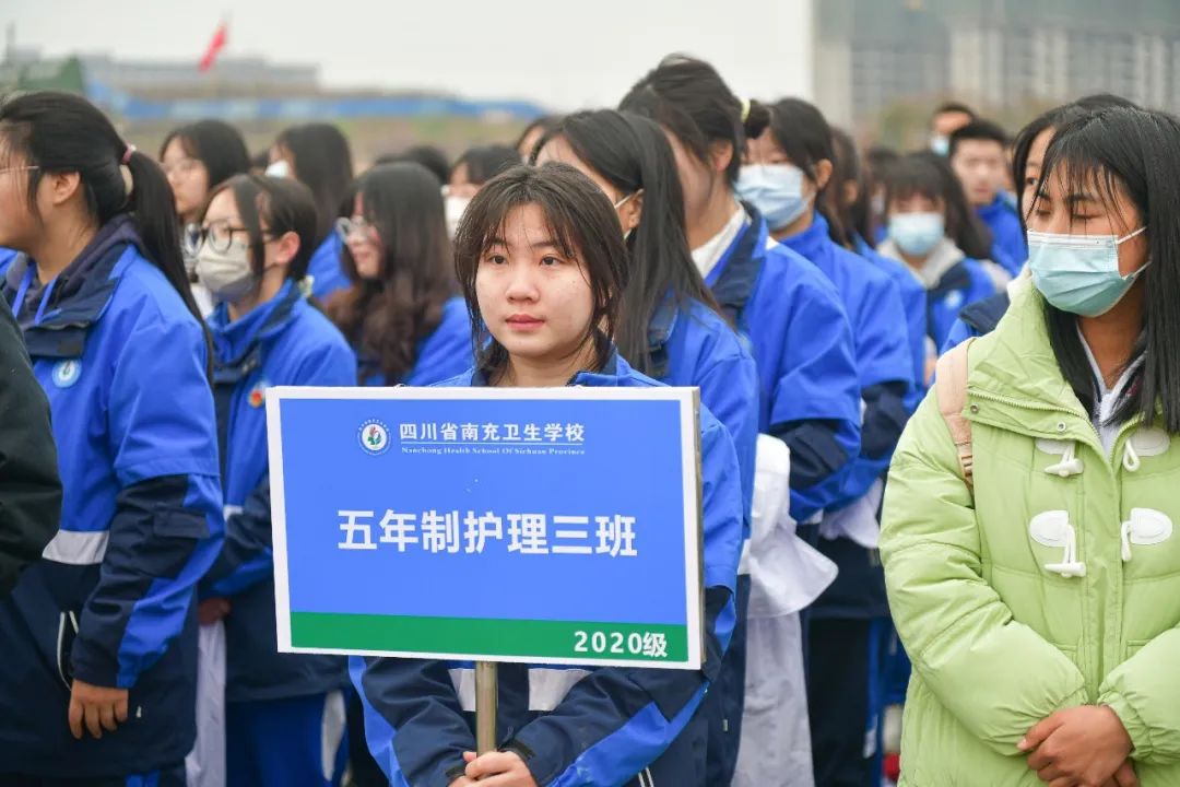 人勤春来早 奋进正当时