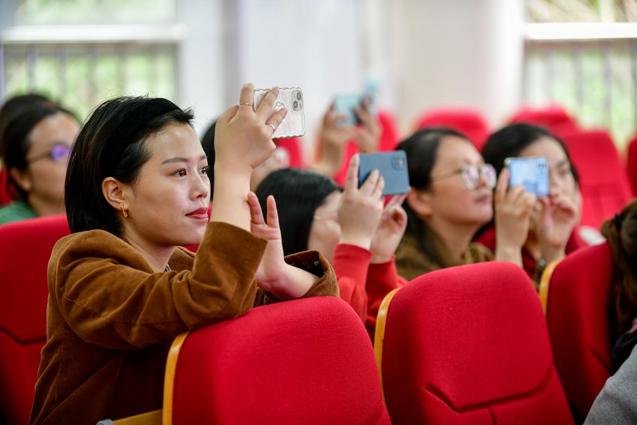 西华师范大学高等职业技术师范学院唐伟院长一行莅临我校考察学习